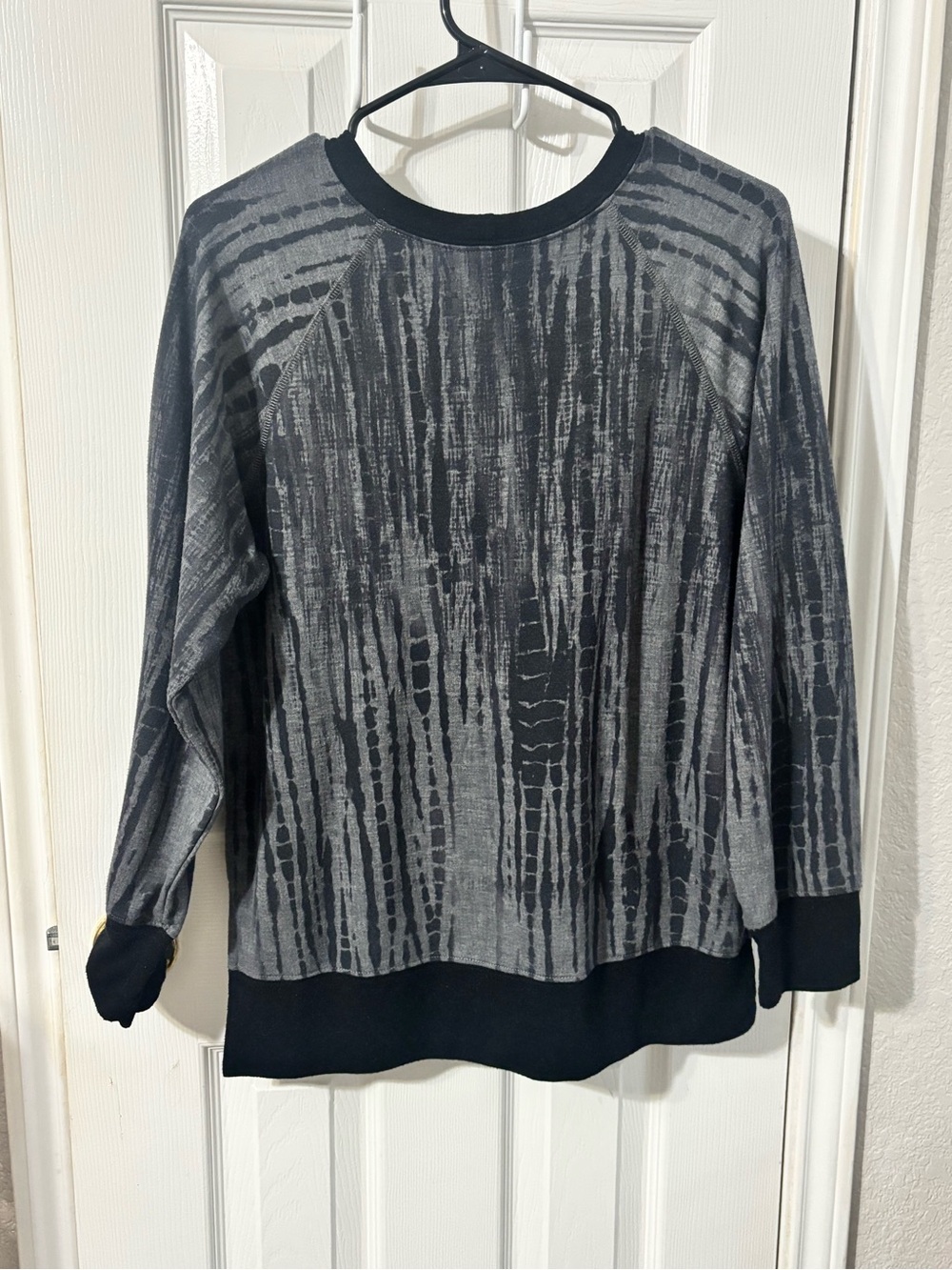 Nally & Millie Black and Gray Patterned Crew Neck Sweater